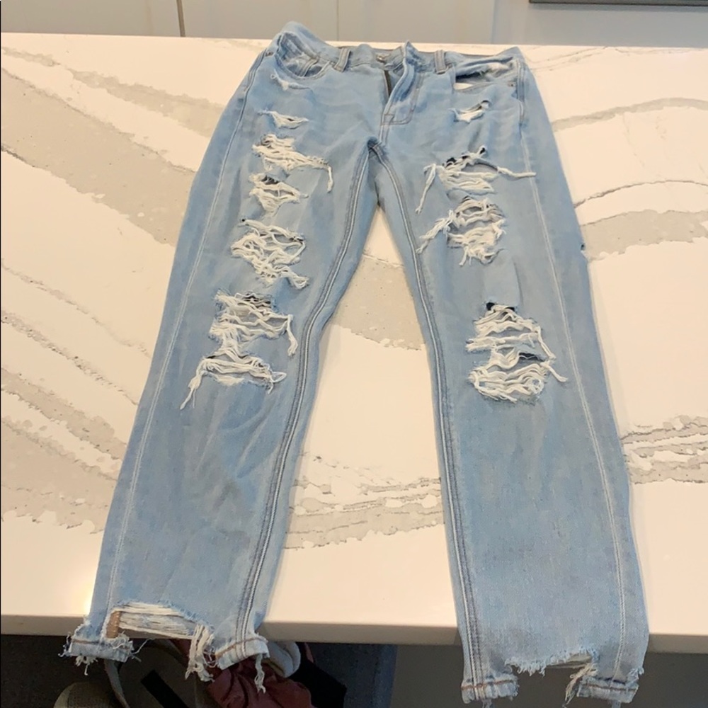 American Eagle light distressed jeans